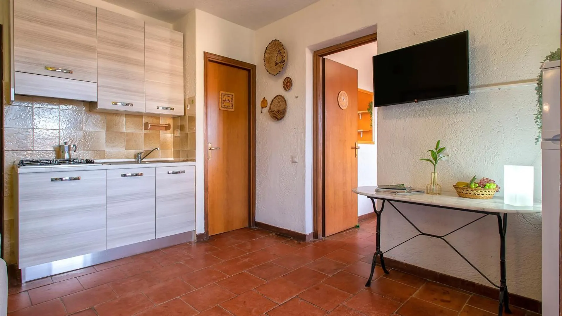Apartment F4 - F2 By Interhome Golfo Aranci 0*,